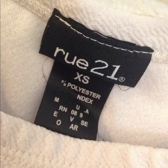 White Blouse Off The Shoulder - Picture 3 of 3